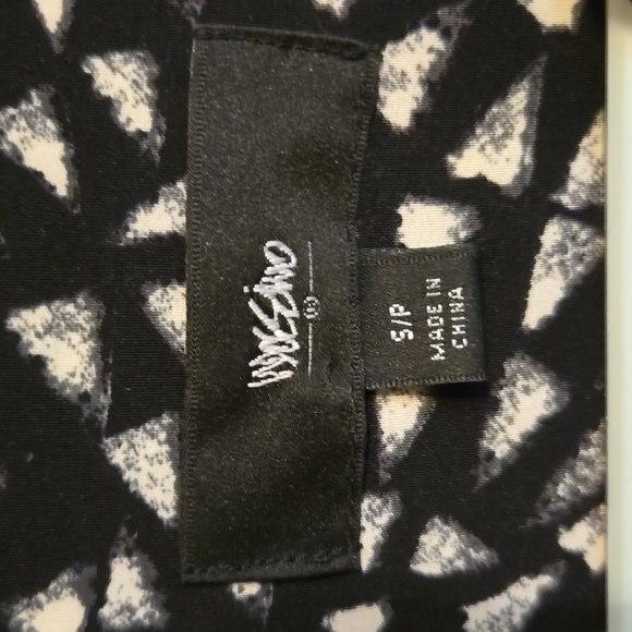 Mossimo. Size Small. Black and White. - Picture 8 of 9